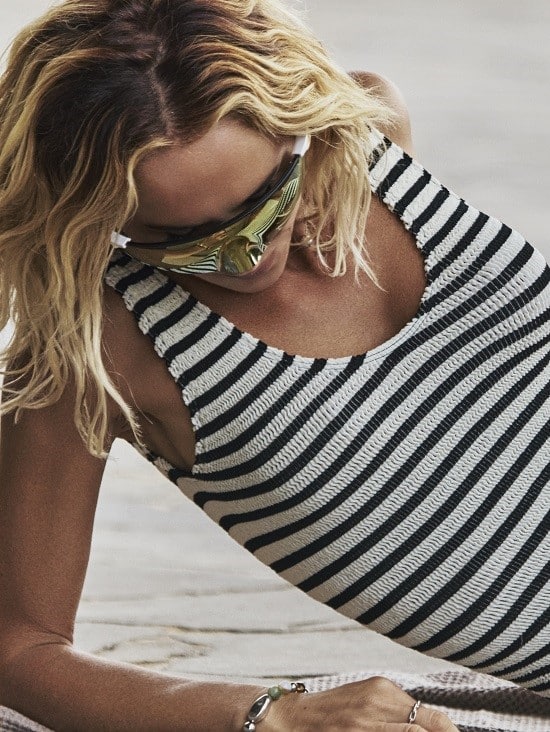 Mara One Piece bond-eye pip edwards black stripe
